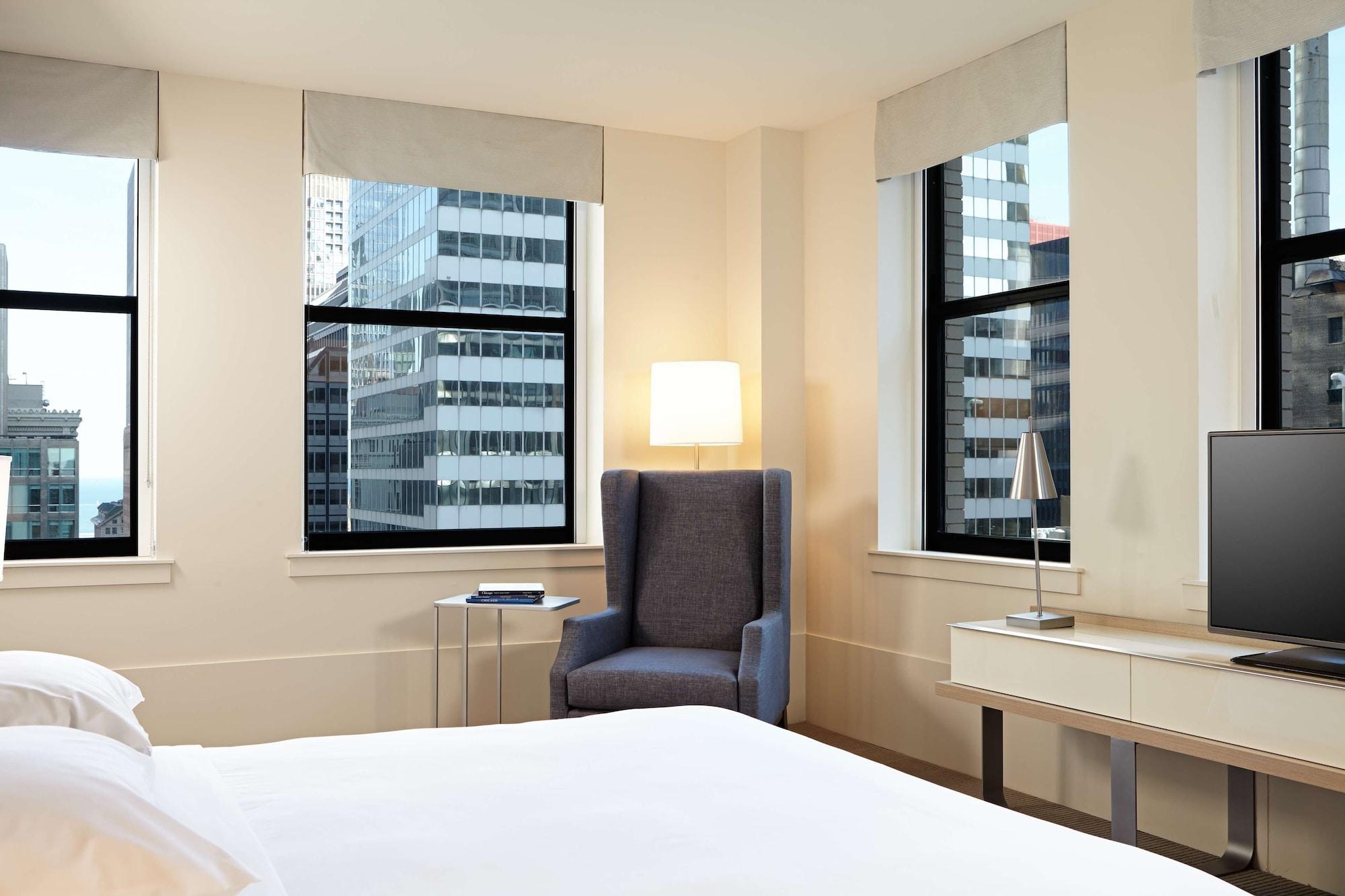 Hyatt Centric The Loop 4*